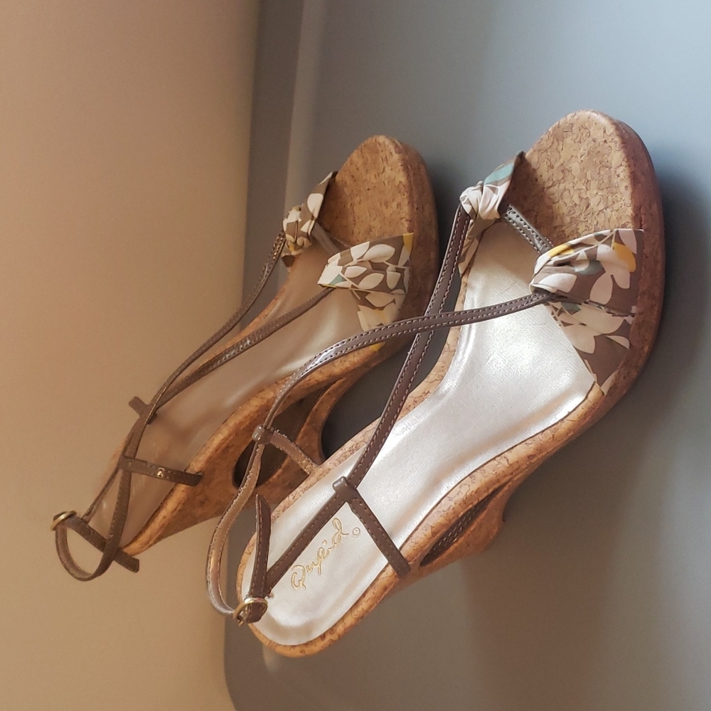 Wedge sandals